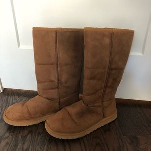 Classic tall Uggs chestnut